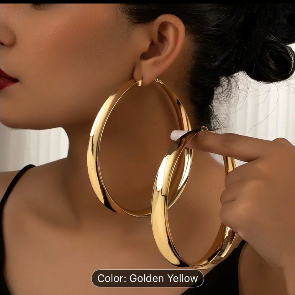 Chic Golden Hoop Earrings